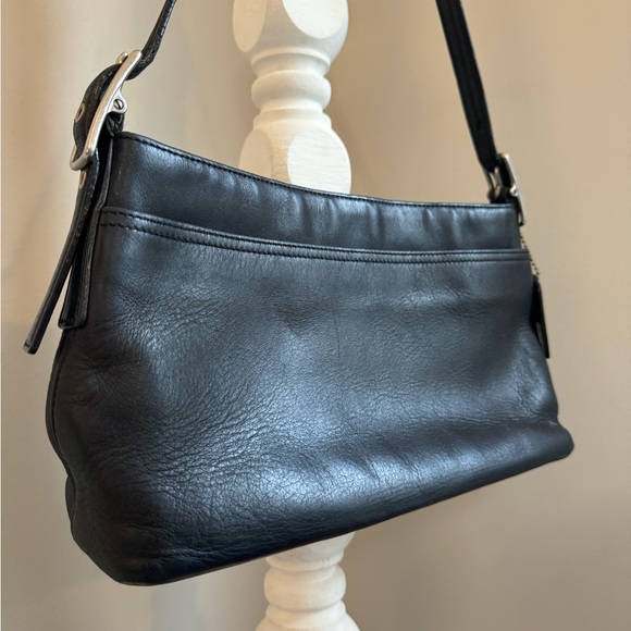 Coach Vintage Legacy Shoulder Bag 9861 – Black Glove-Tanned Leather (2002) - Picture 3 of 13